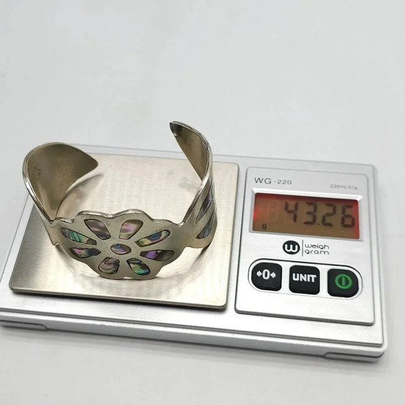 Vintage Mexican Abalone Inlay Coin Silver Cuff Bracelet With Flower Design - Picture 8 of 10